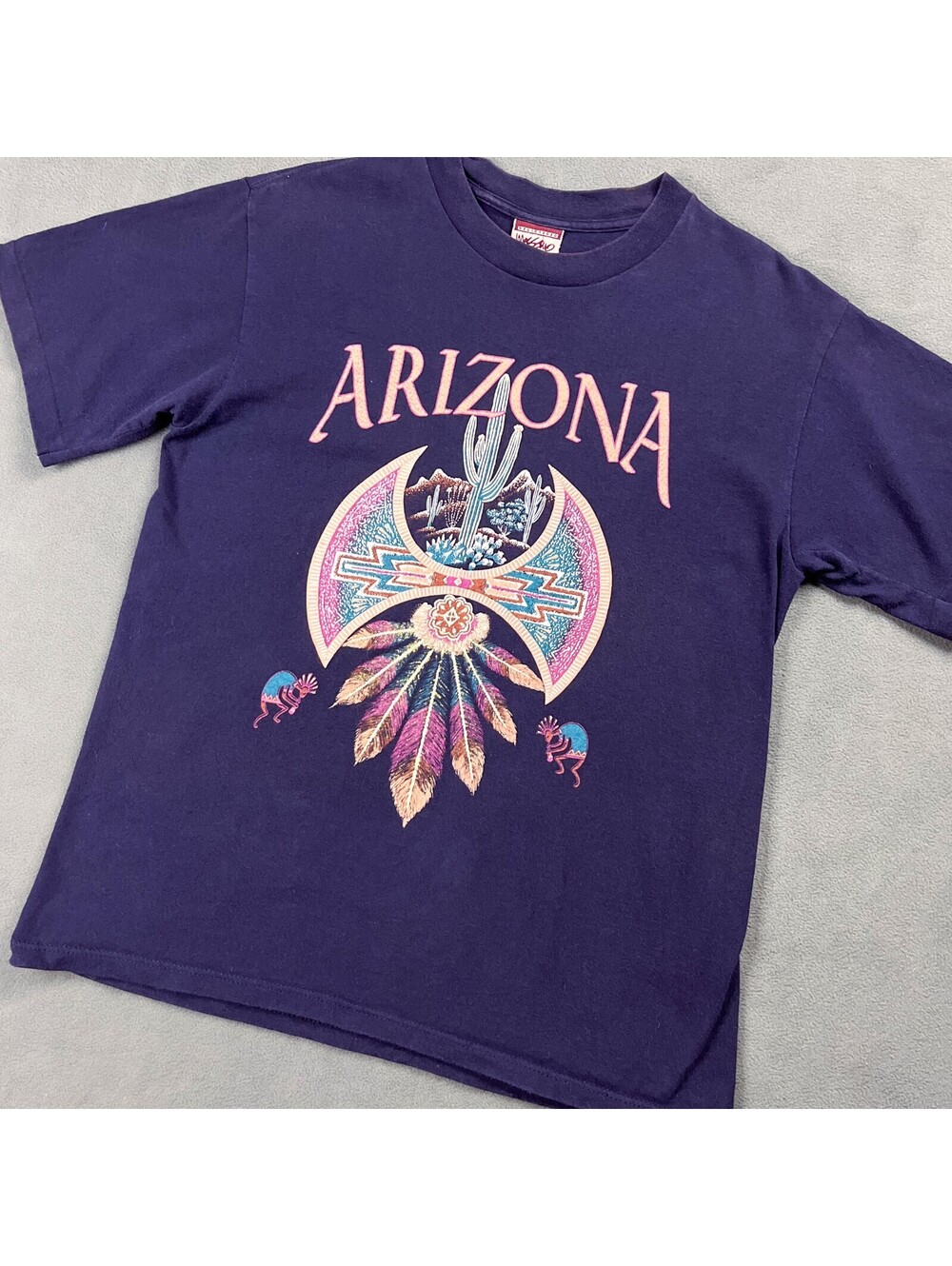 Vintage Arizona Graphic T-Shirt with Cactus and Feather Graphic